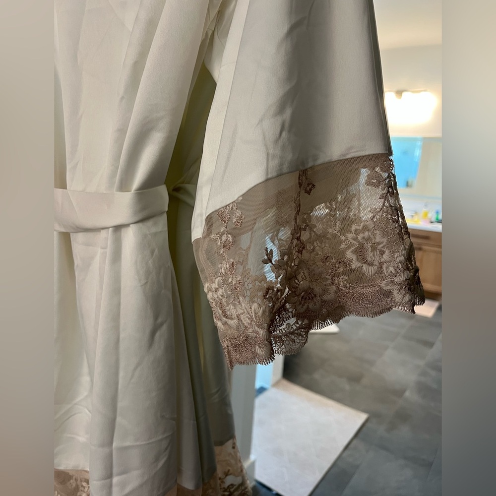 [Flora Nikrooz] NWOT Rosa Charmeuse Kimono - Picture 11 of 13